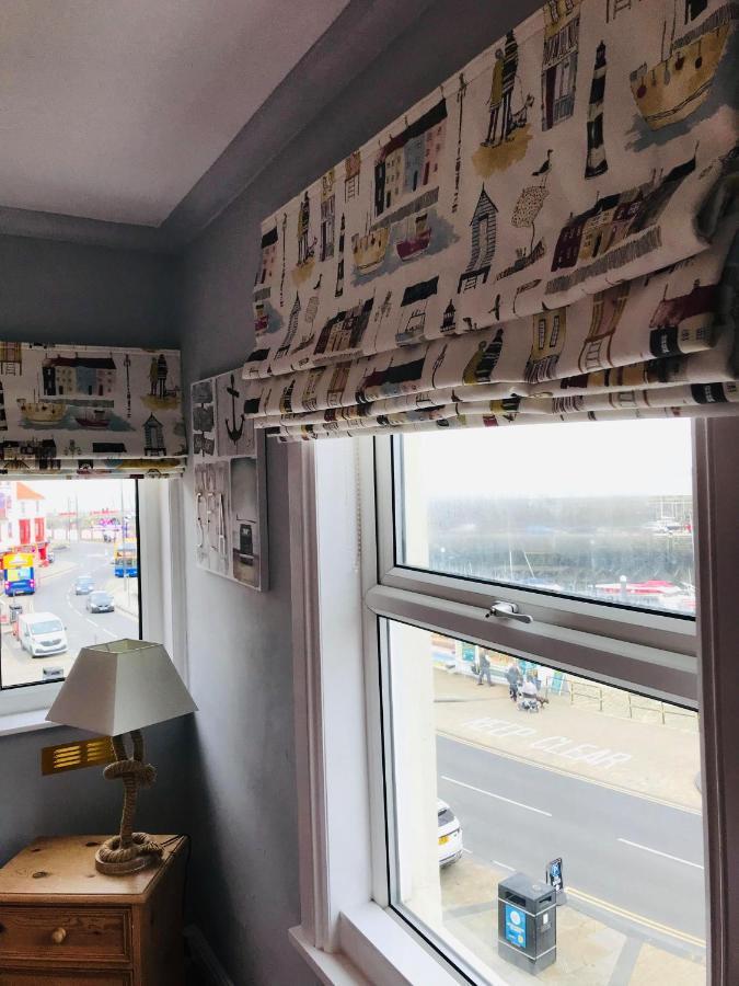 Waterfront Apartment 스카버러 외부 사진